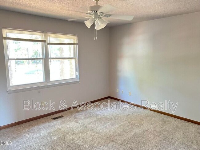 Building Photo - 4401 Bleeker Ct