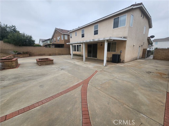 Building Photo - 15752 Home Ct