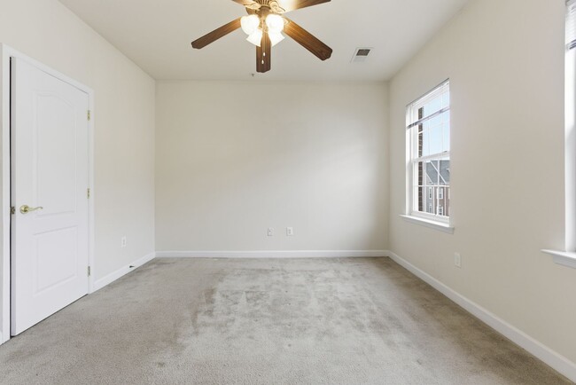 Building Photo - Lovely 3 BR/2.5 BA Townhome in Camp Springs!