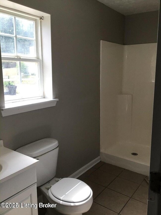 Building Photo - 2301 Howard St