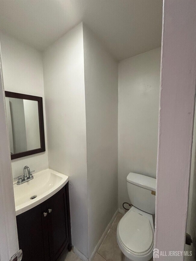 Building Photo - 577 Berlant Ave