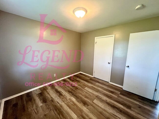 Building Photo - Welcome to your 3 Bedroom 2 Bathroom home!!