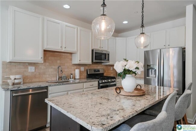 Building Photo - 358 Redclover Ln