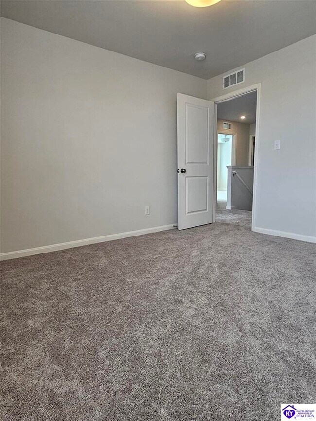 Building Photo - 601 Ashwood Ave