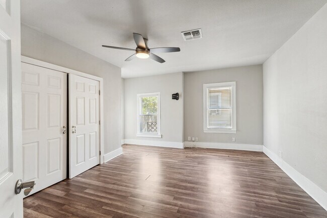 Building Photo - 1031 Schley Ave