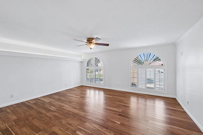Building Photo - SPARKLING PRIVATE POOL, BEAUTIFUL HOME, UNBEATABLE LOCATION!