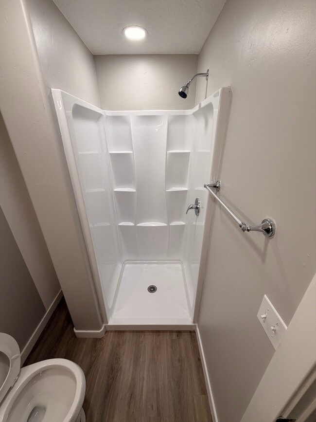 Building Photo - 4459 Pine Hollow Dr