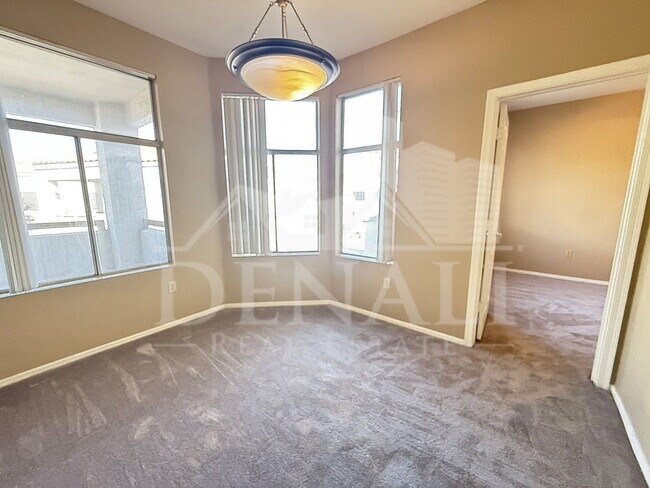 Building Photo - 11375 E Sahuaro Dr