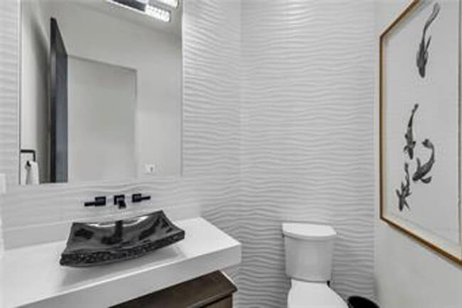 Building Photo - {5842} Luxury Rental in Forrest Ridge Esta...