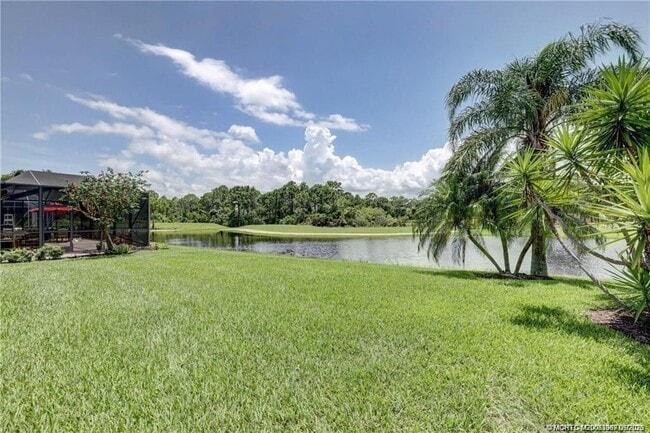 Building Photo - 4574 NW Red Maple Dr