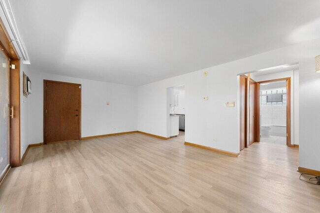 Building Photo - 3605 N Narragansett Ave