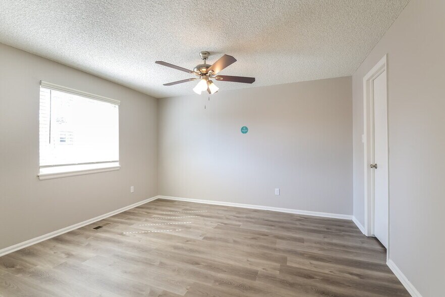 Building Photo - 11575 Marshall Ct