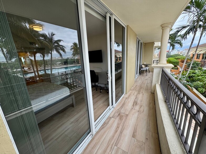 Building Photo - 3232 Coral Way