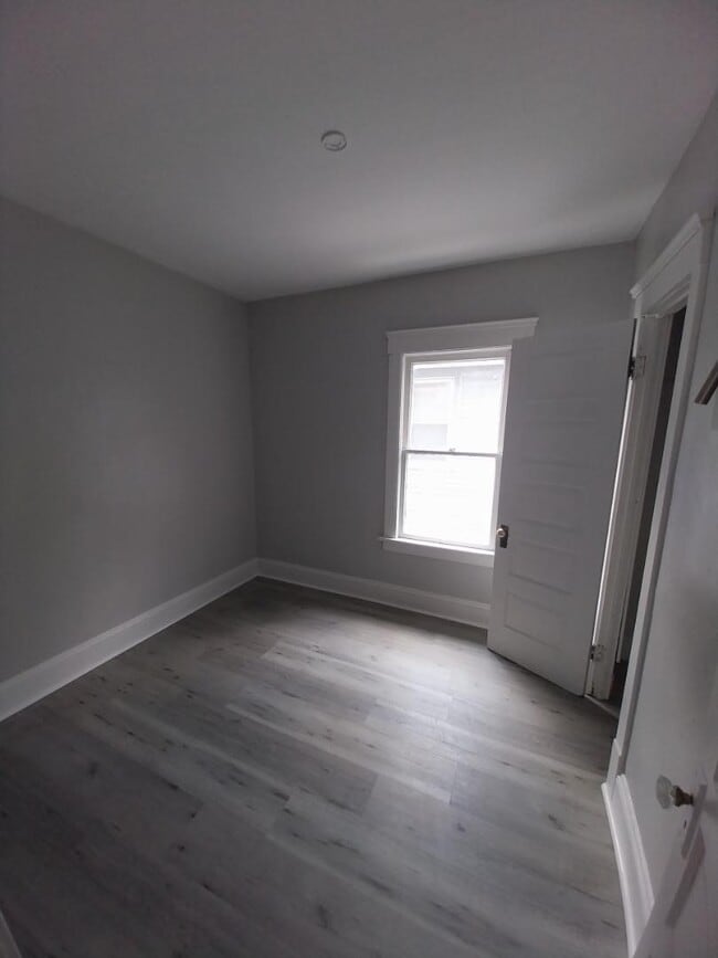 Building Photo - 1285 W 91st St