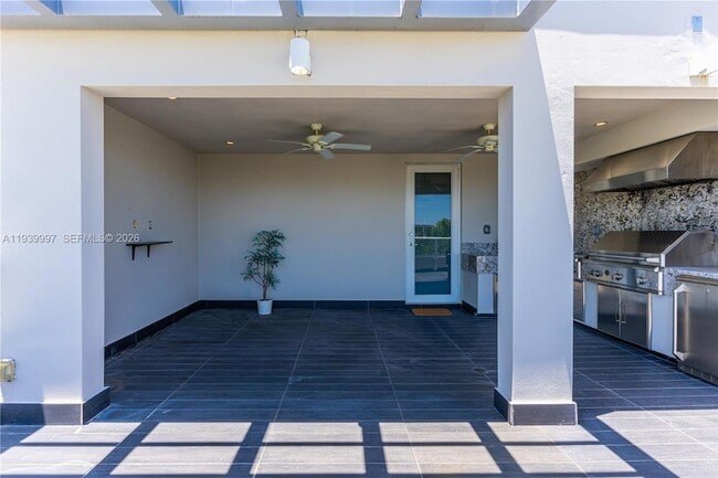 Building Photo - 6410 NW 105th Pl