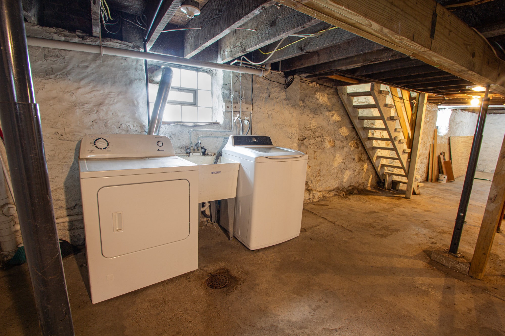 Building Photo - 328 Franklin Ave