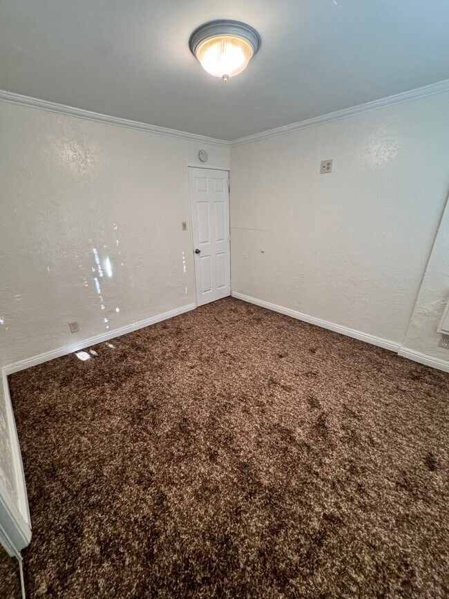 Building Photo - 508 N Wilmington Ave