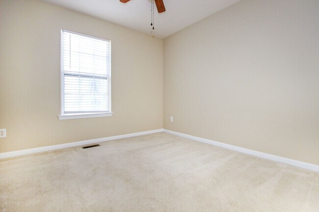 Building Photo - 3013 Mossy Creek Dr
