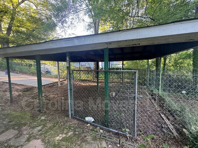 Building Photo - 926 2nd Ave