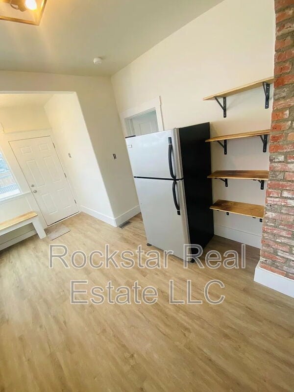 Building Photo - 5123 N Monroe St