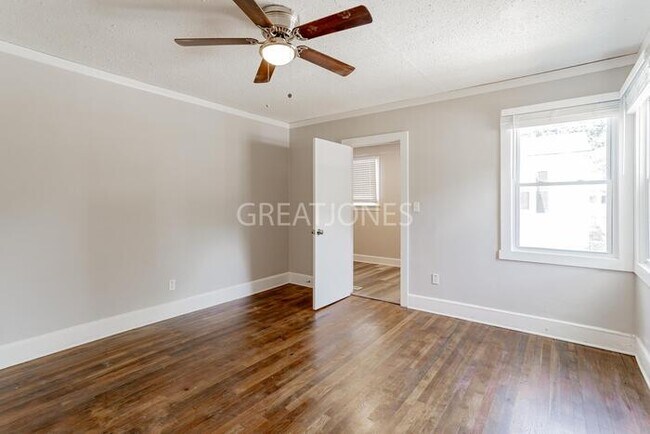 Building Photo - Charming 2 Bedroom in Greenville!