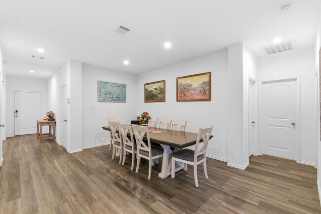 Building Photo - 322 Coral Drift Ct