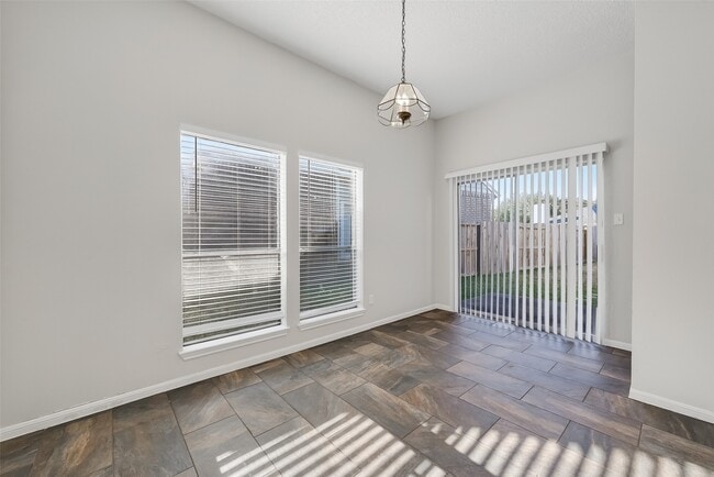 Building Photo - 3126 Lakefield Way