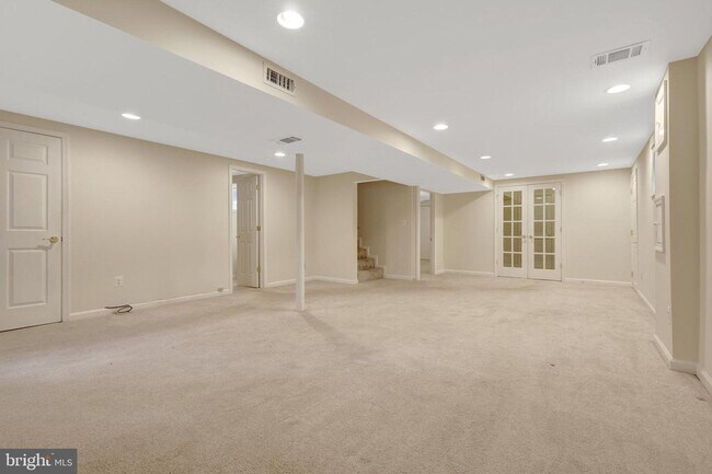 Building Photo - 6903 Fern Ln