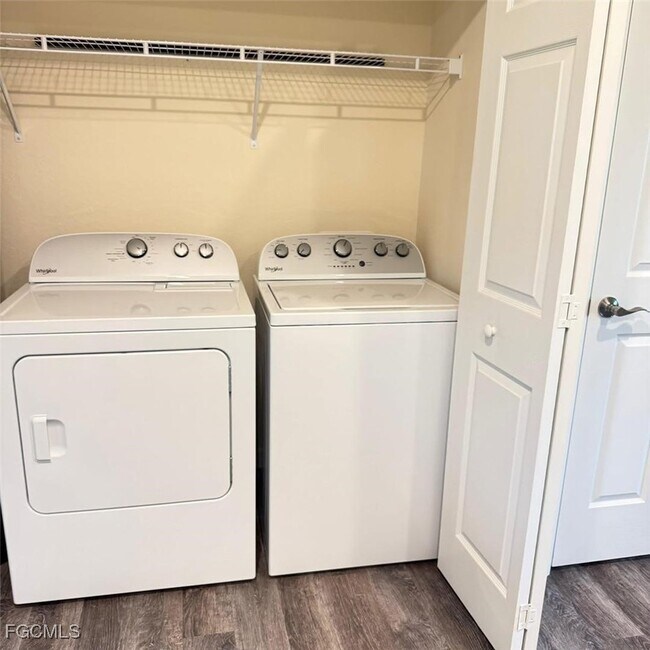 Building Photo - 575 Oakshire Ln