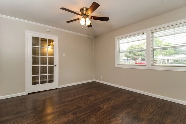Building Photo - 920 Waterview Cir