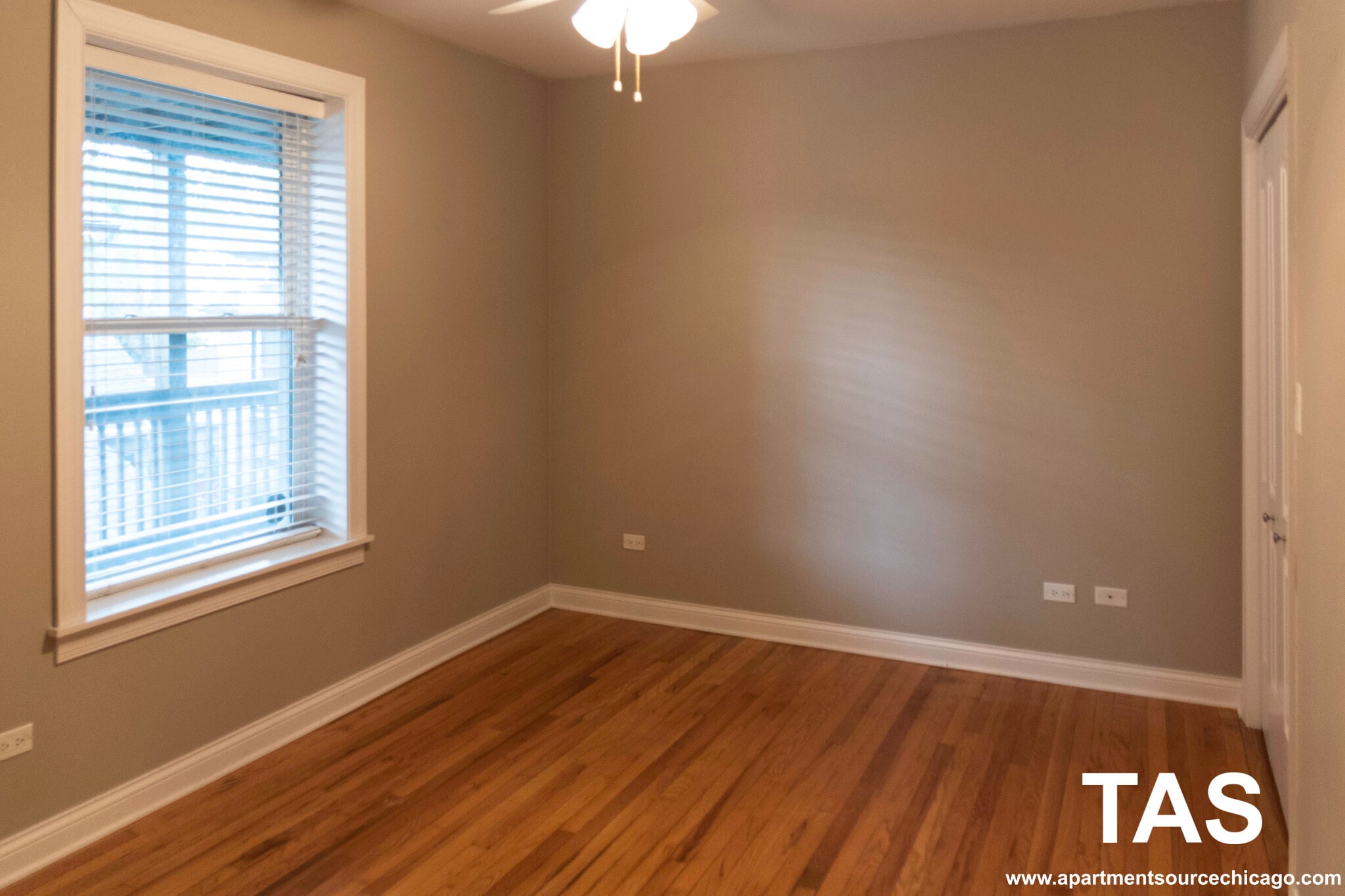 Building Photo - 3804 N Marshfield Ave