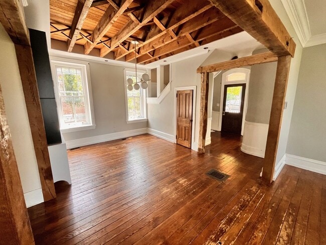 Building Photo - 4811 Horseshoe Pike