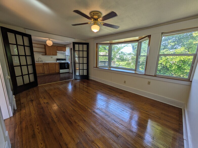 Dining Room - 1703 S Preston St