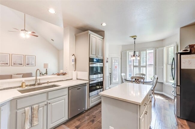 Building Photo - 8202 Sunburst Pkwy