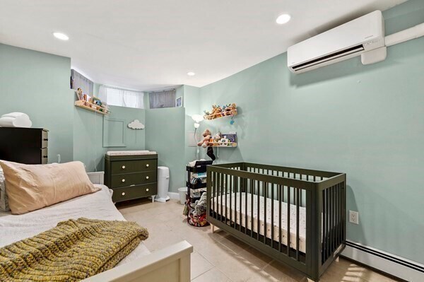 Building Photo - 13 Telegraph St