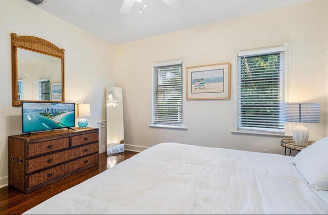 Building Photo - 5301 N Flagler Dr