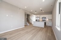 Building Photo - 713 S Mildred St