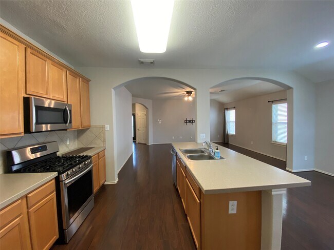 Building Photo - 6323 Bennington Springs Dr
