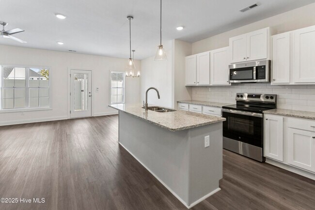 Building Photo - 1408 Hartley Ln