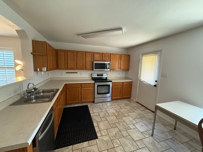 Building Photo - Oliver Ranch/off overlook Parkway