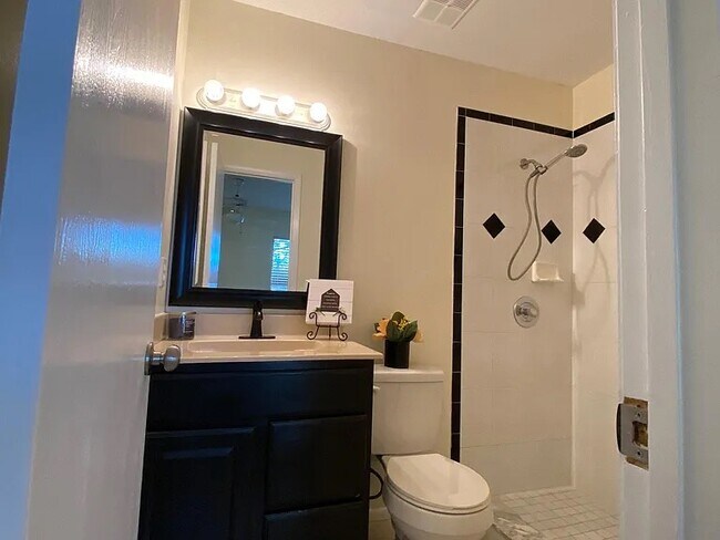 Building Photo - 612 Casa Park K Ct