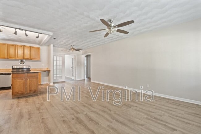 Building Photo - 336 Dodge Dr