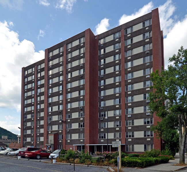 View from the south - TOWN HOUSE TOWER