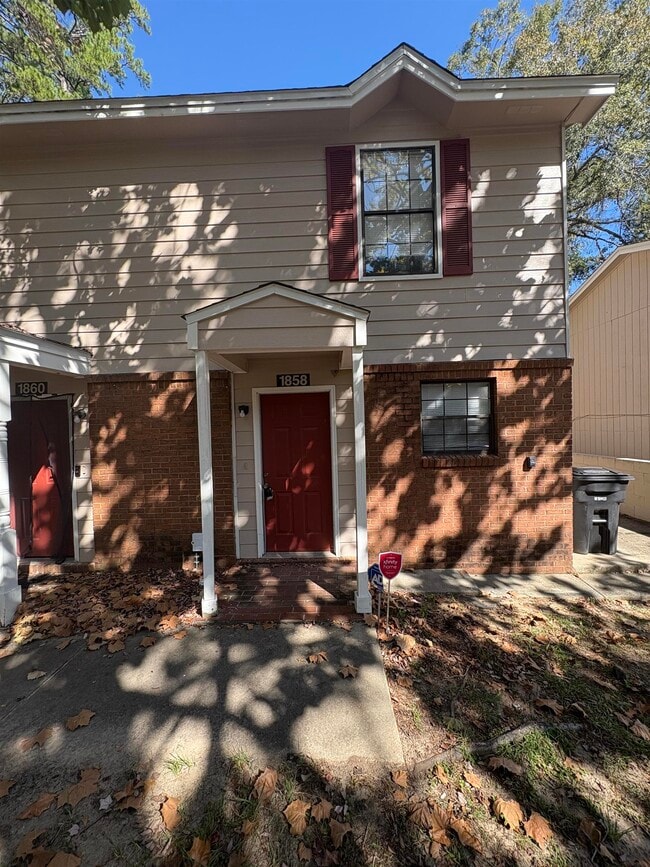 Primary Photo - 1858 Sylvan Ct