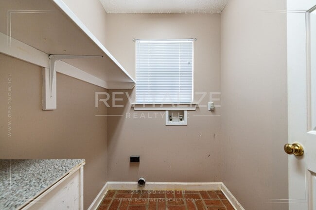 Building Photo - COMING SOON!!!   Beautiful 3 Bedroom/3 Bathroom Home in Semmes!