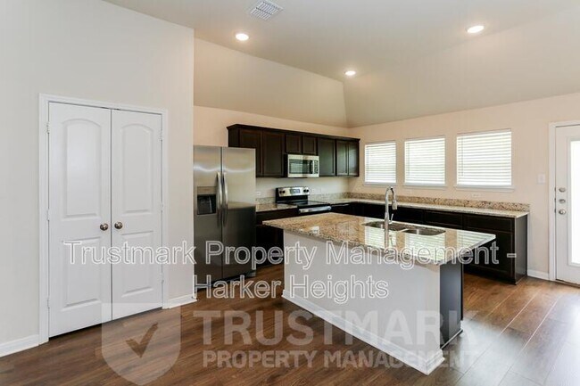 Building Photo - 3050 Dade Loop