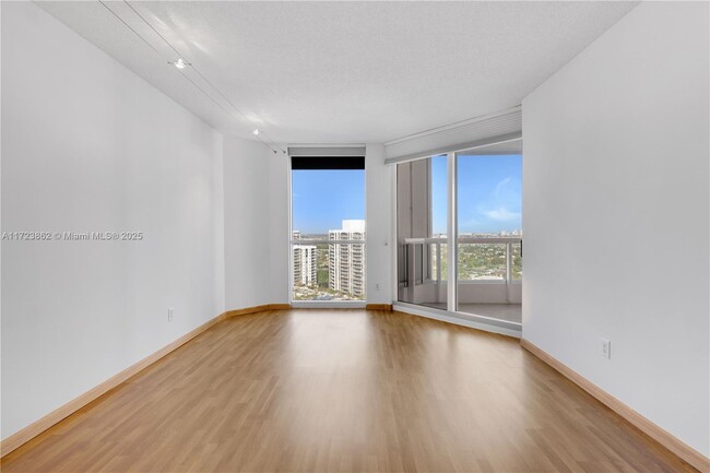 Building Photo - 21055 Yacht Club Dr