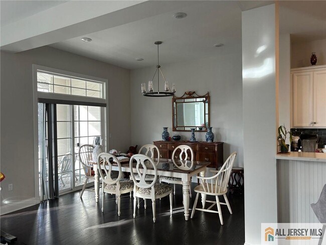 Building Photo - 30 Hamilton Dr