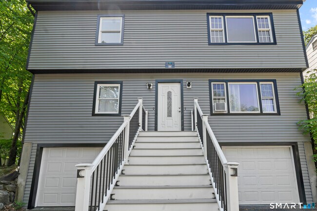 Building Photo - 22 Irving Pl