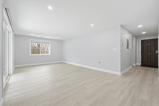 Building Photo - 212 Franklin Crossing Rd